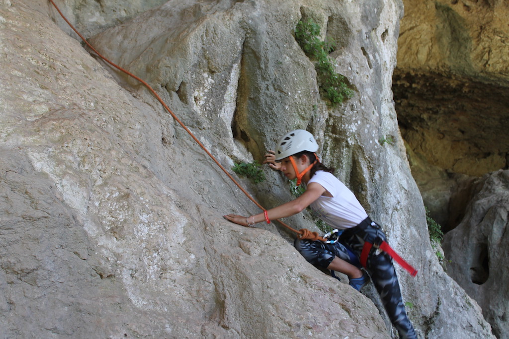 Village Camps International Summer Camp Ard&egrave;che, France 2019-07-26 https://www.villagecamps.com/journals_admin/images/2166-7105-ClimbComp5 copy.jpg